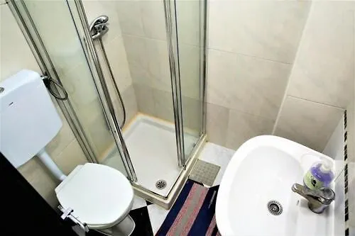 בית אירוח Black